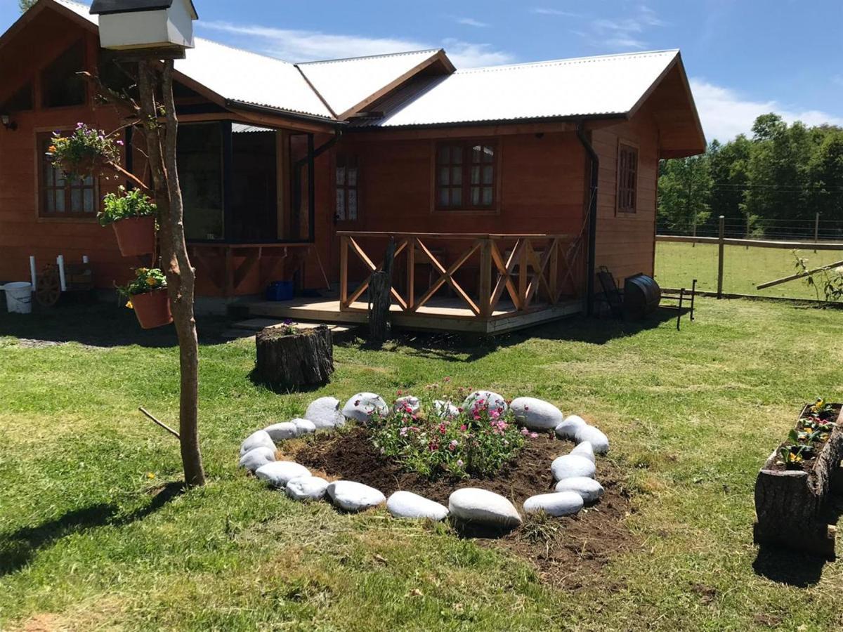 Cabañas Los Canelos Pucon, Hermosa Granja de 20 hectaréas a orillas del Río Liucura Extérieur photo