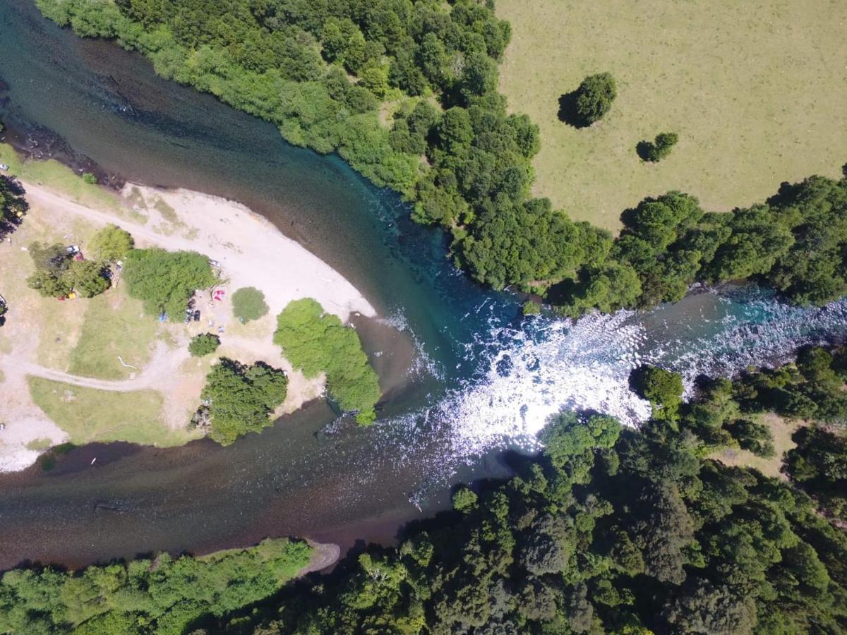 Cabañas Los Canelos Pucon, Hermosa Granja de 20 hectaréas a orillas del Río Liucura Extérieur photo