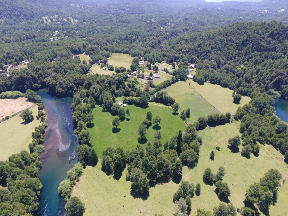 Cabañas Los Canelos Pucon, Hermosa Granja de 20 hectaréas a orillas del Río Liucura Extérieur photo