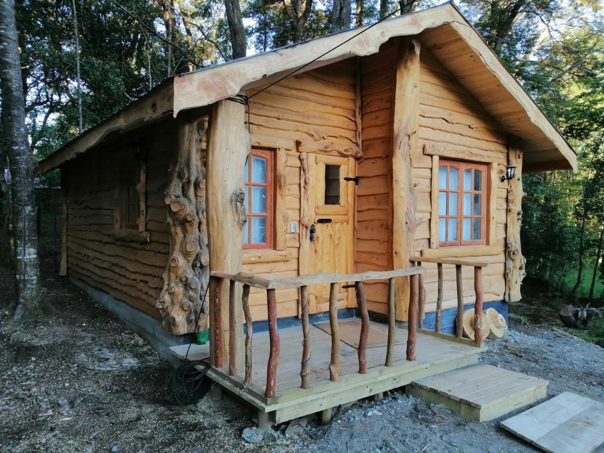 Cabañas Los Canelos Pucon, Hermosa Granja de 20 hectaréas a orillas del Río Liucura Extérieur photo