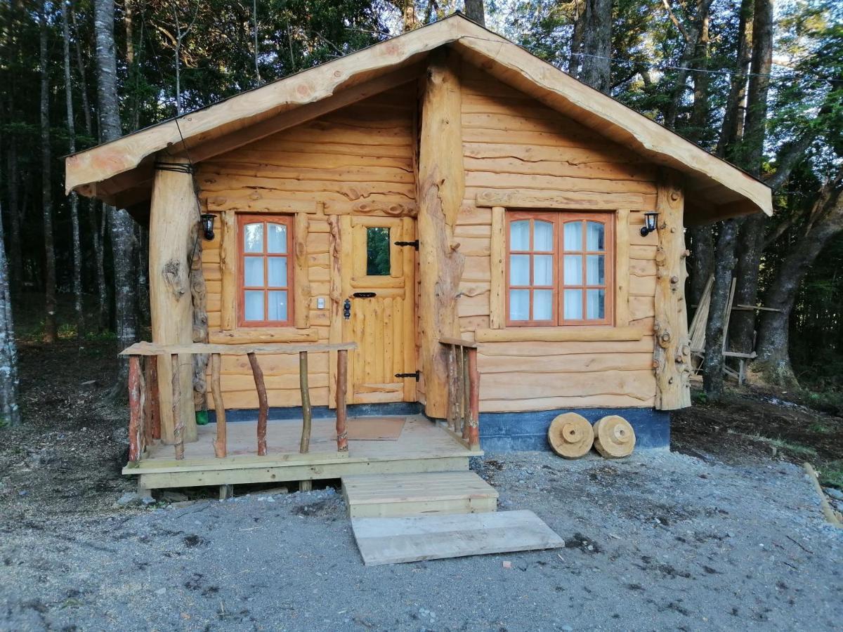 Cabañas Los Canelos Pucon, Hermosa Granja de 20 hectaréas a orillas del Río Liucura Extérieur photo