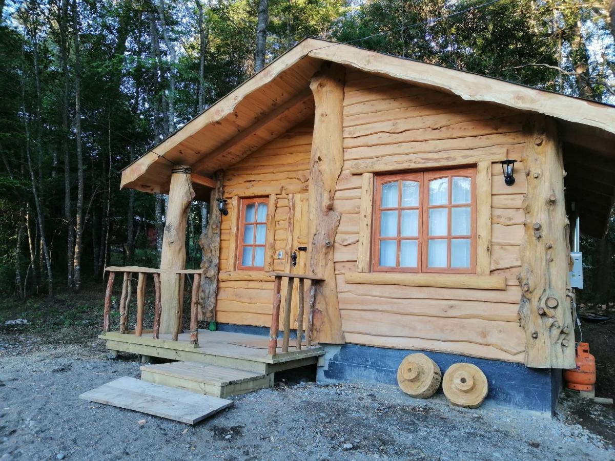 Cabañas Los Canelos Pucon, Hermosa Granja de 20 hectaréas a orillas del Río Liucura Extérieur photo