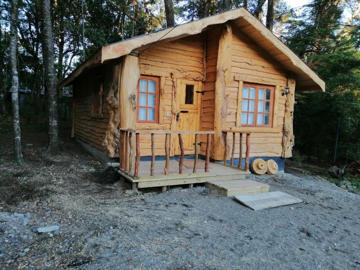 Cabañas Los Canelos Pucon, Hermosa Granja de 20 hectaréas a orillas del Río Liucura Extérieur photo