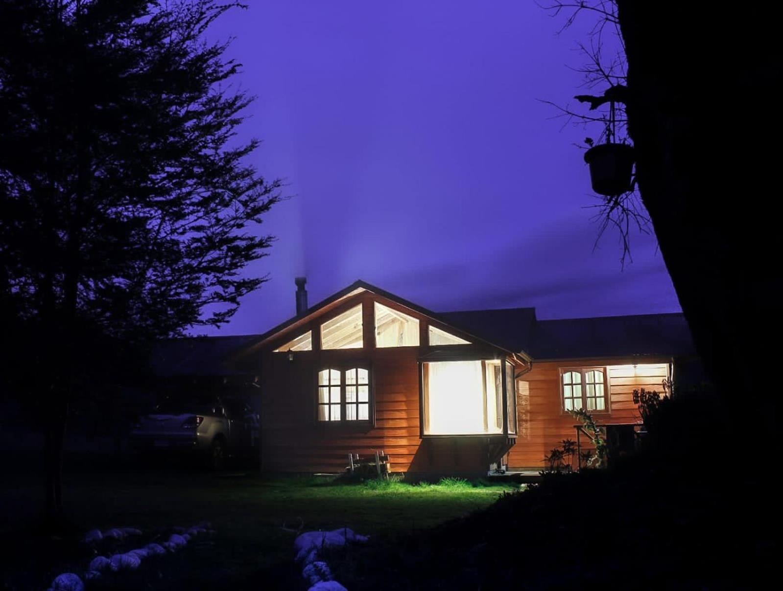 Cabañas Los Canelos Pucon, Hermosa Granja de 20 hectaréas a orillas del Río Liucura Extérieur photo