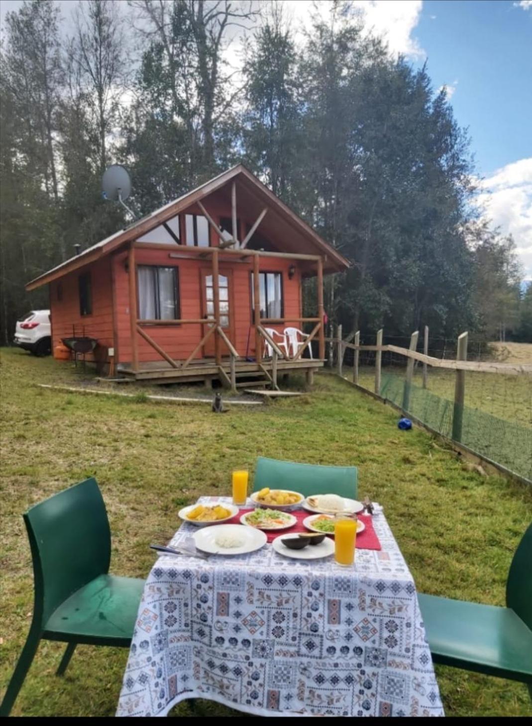 Cabañas Los Canelos Pucon, Hermosa Granja de 20 hectaréas a orillas del Río Liucura Extérieur photo